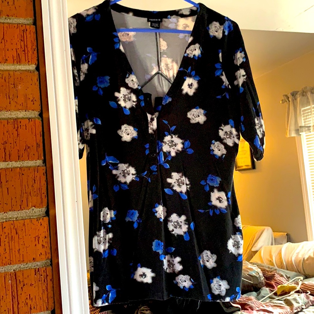 Torrid top!